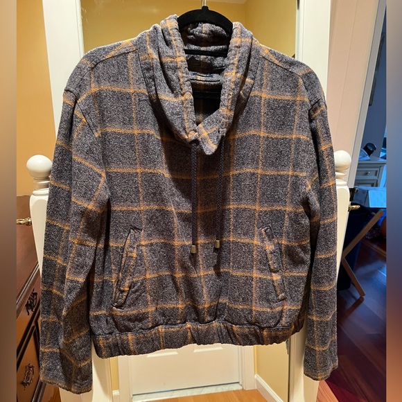 Plaid pullover - Picture 1 of 2